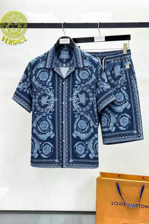 Picture of Versace Shirt Pant Suits _SKUVersaceM-3XL12yh44124775